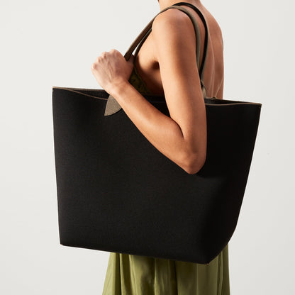 Rothys The Lightweight Tote in Black Portobello