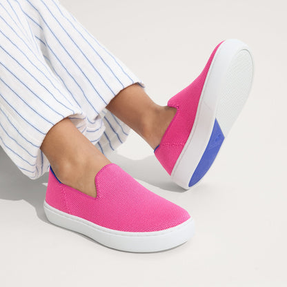 Rothys The Kids Sneaker in Bubblegum