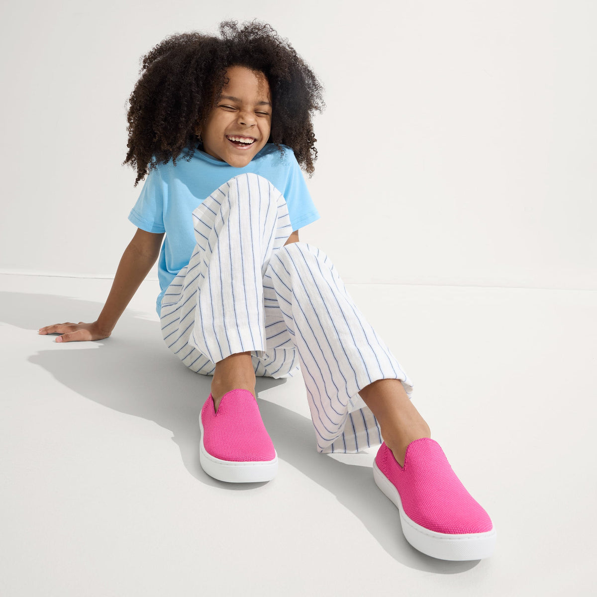 Rothys The Kids Sneaker in Bubblegum