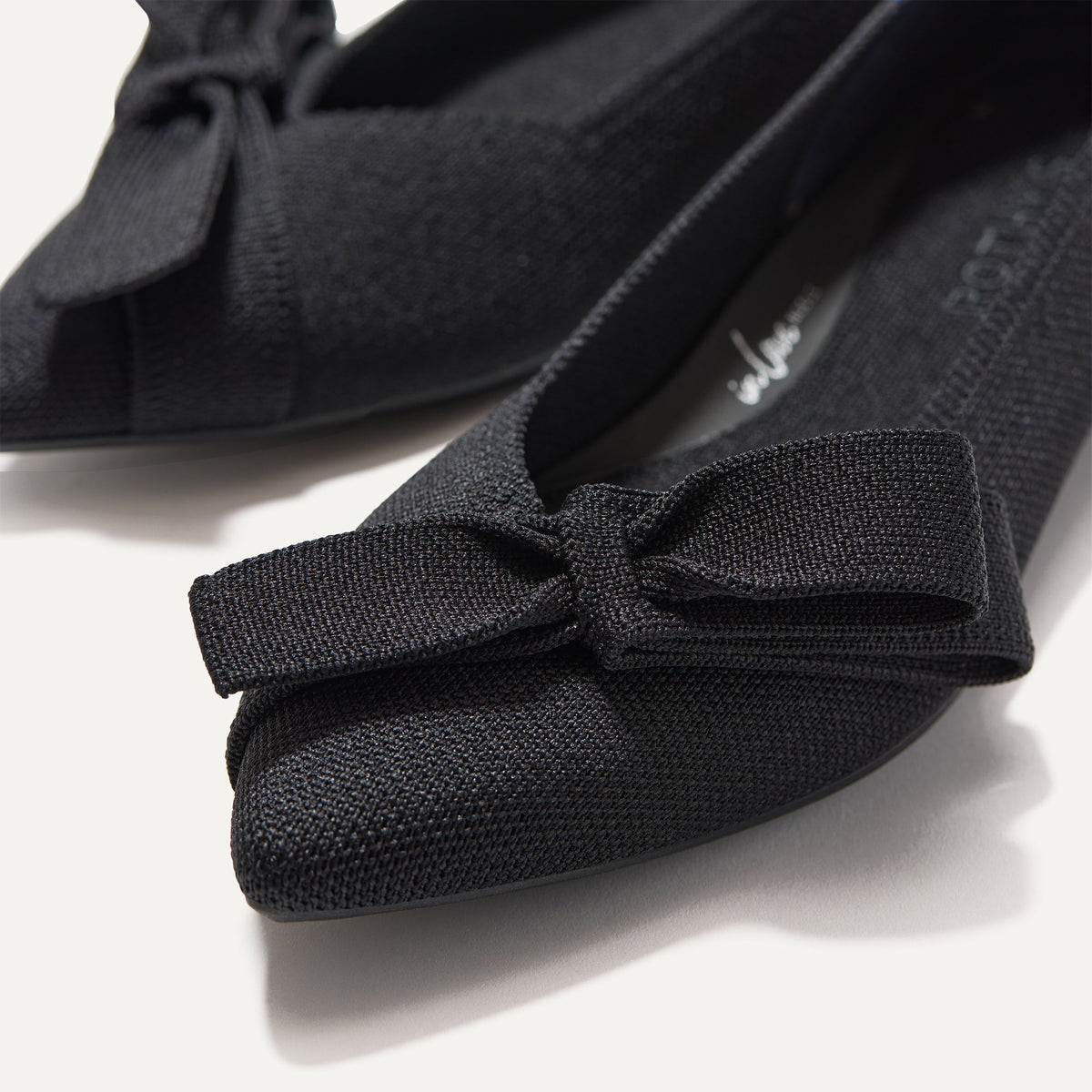 Rothys The Bow Point II in Siren