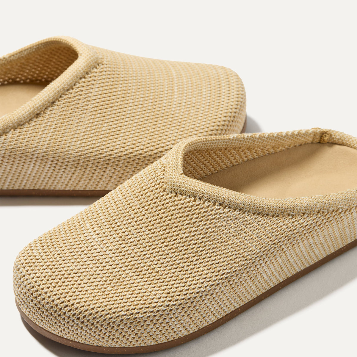 Rothys The Casual Clog in Pelican Raffia-Knit