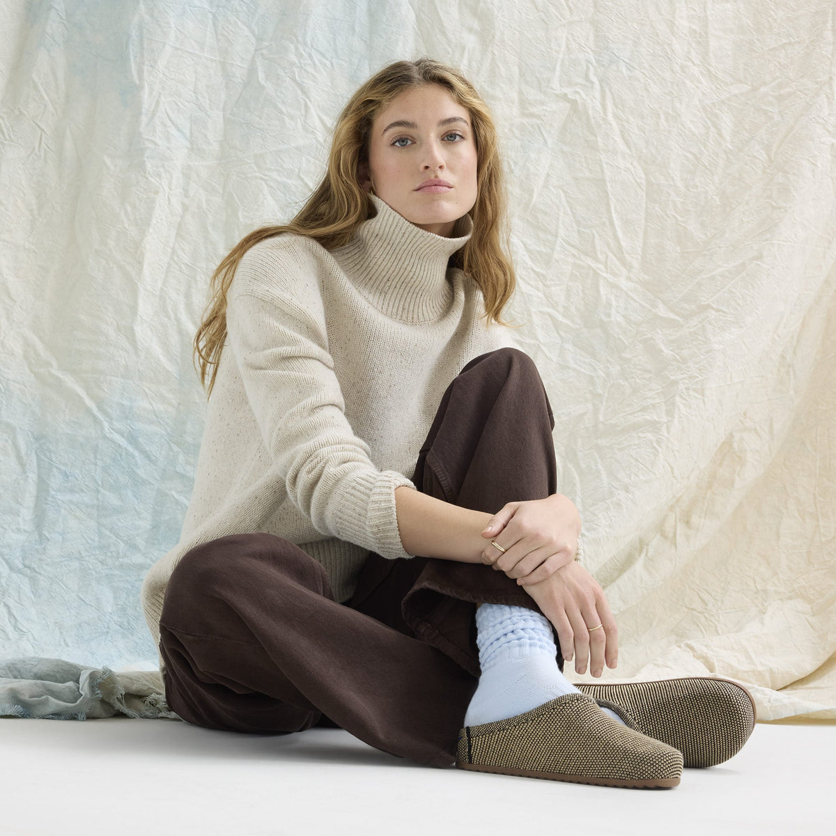 Rothys The Casual Clog in Toffee Raffia-Knit