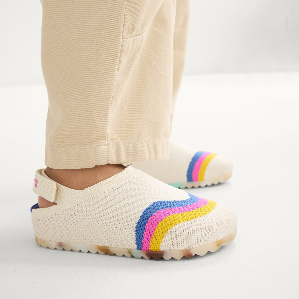 Rothys The Kids Clog in Retro Wave