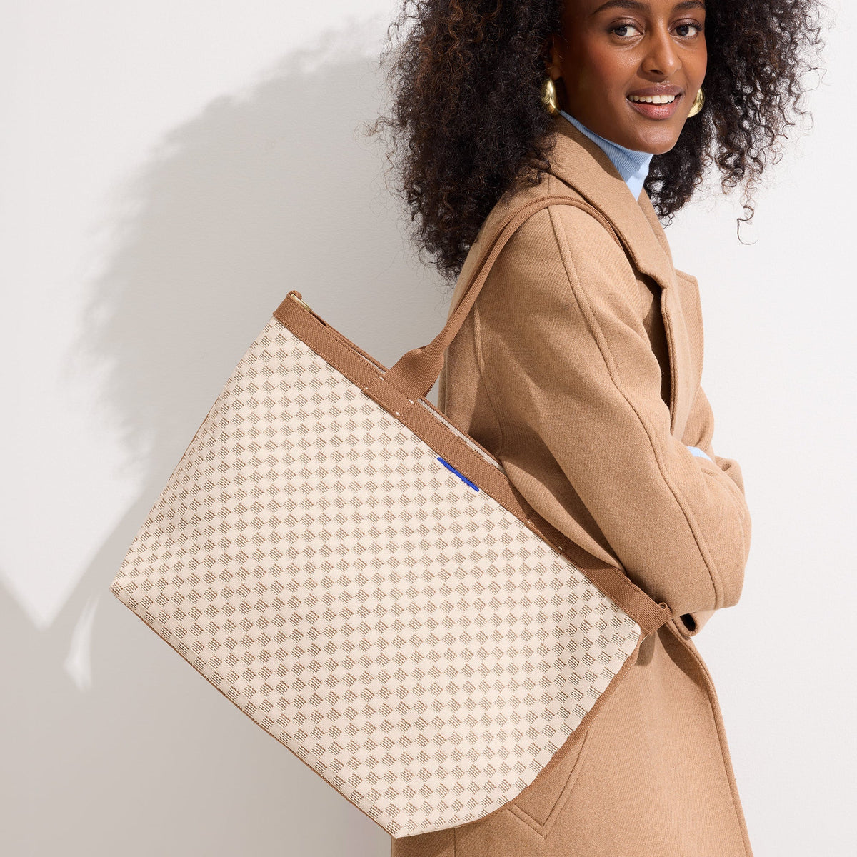 Rothys The Lightweight Zipper Tote in Vanilla Wafer