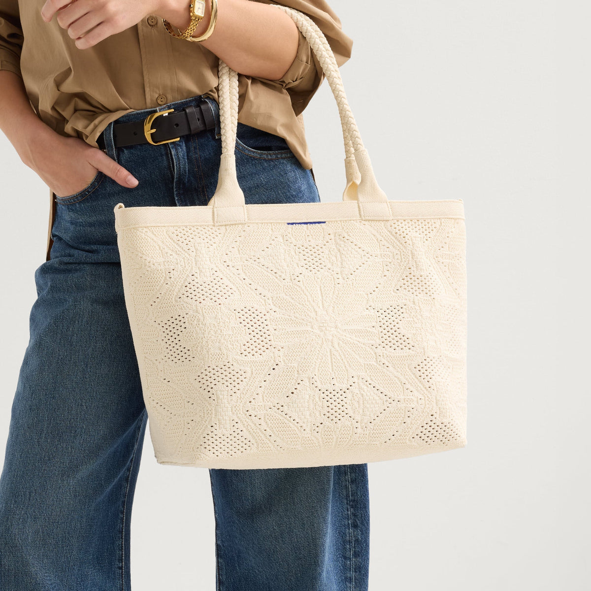 Rothys The Lightweight Zipper Tote in Moonflower