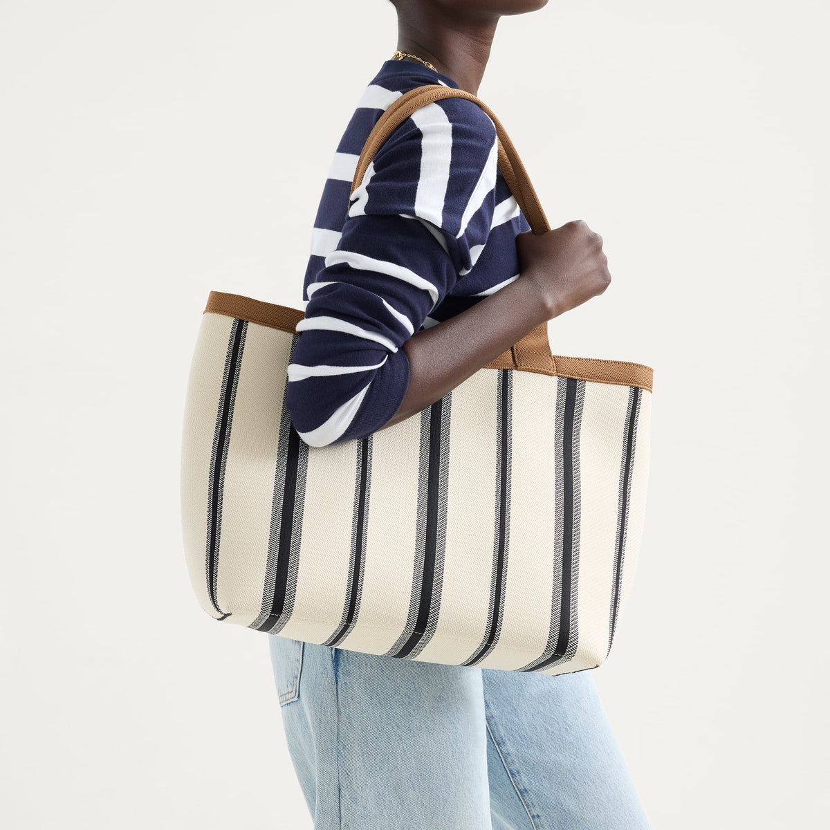 Rothys The Lightweight Zipper Tote in Coastline