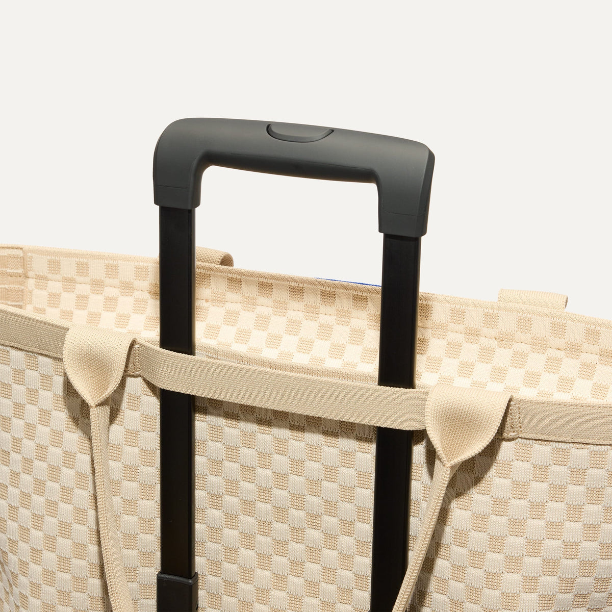 Rothys The Zip Travel Tote in Parchment Basketweave