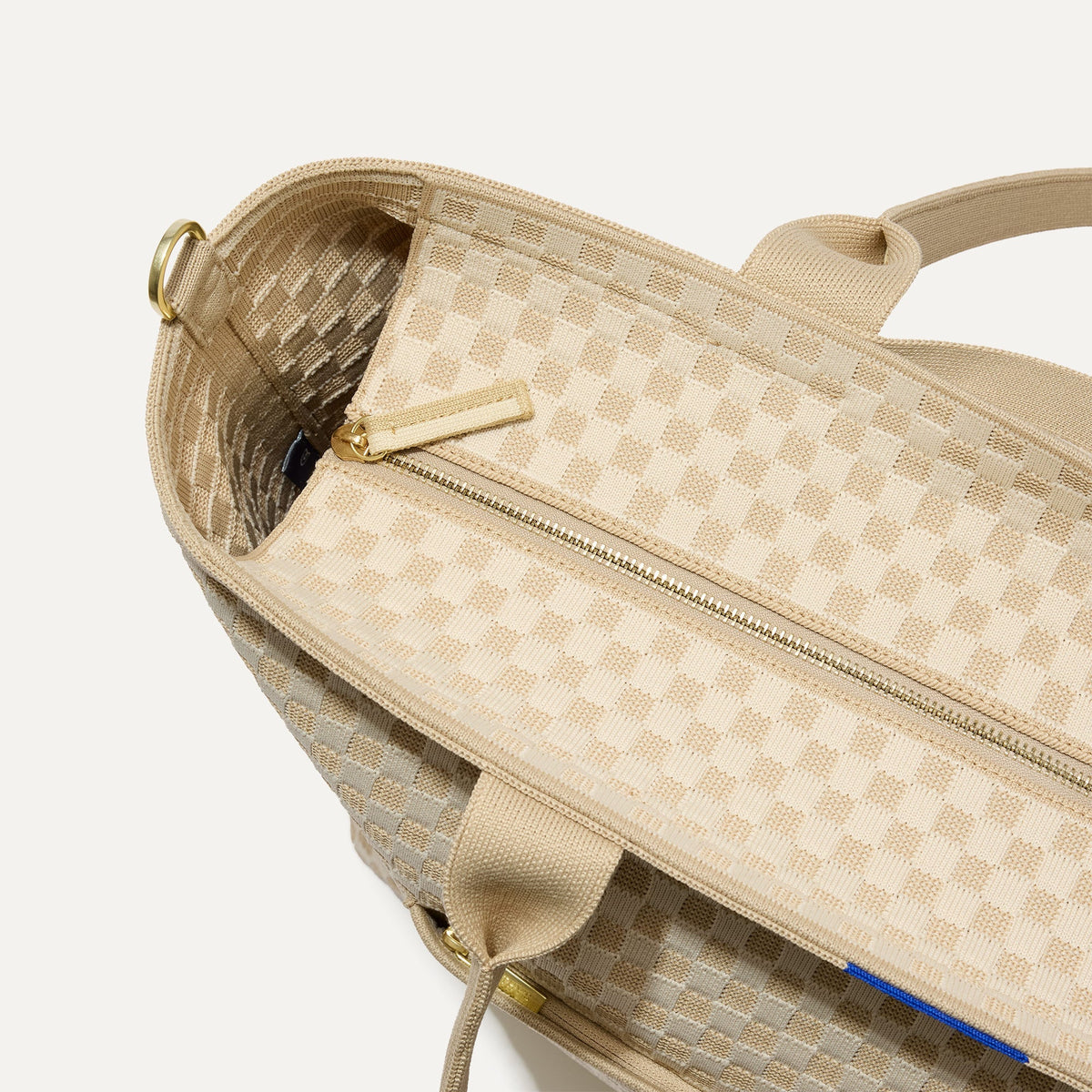 Rothys The Zip Travel Tote in Parchment Basketweave