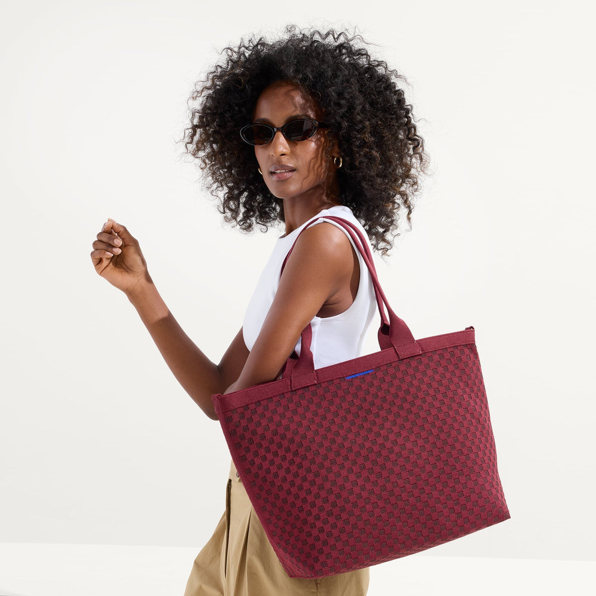 Rothys The Lightweight Zipper Tote in Cabernet Check