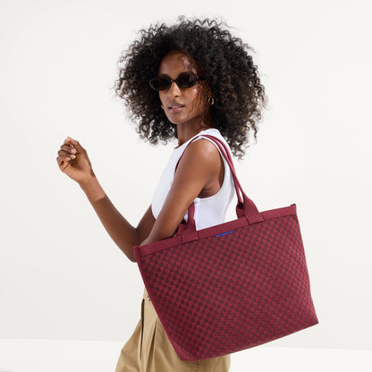 Rothys The Lightweight Zipper Tote in Cabernet Check
