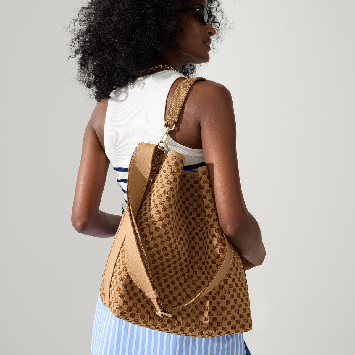 Rothys The Bucket Bag in Hazelnut