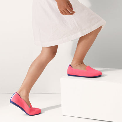 Rothys The Kids Loafer in Flamingo