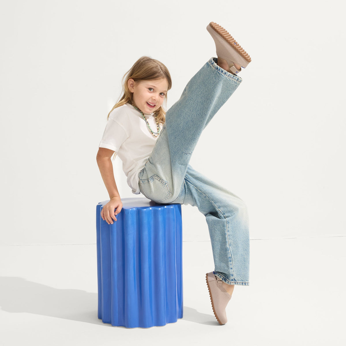 Rothys The Kids Clog in Original Dove