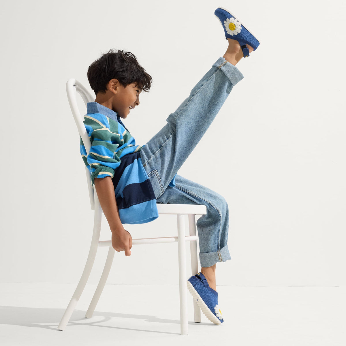 Rothys The Kids Clog in Indigo Daisy