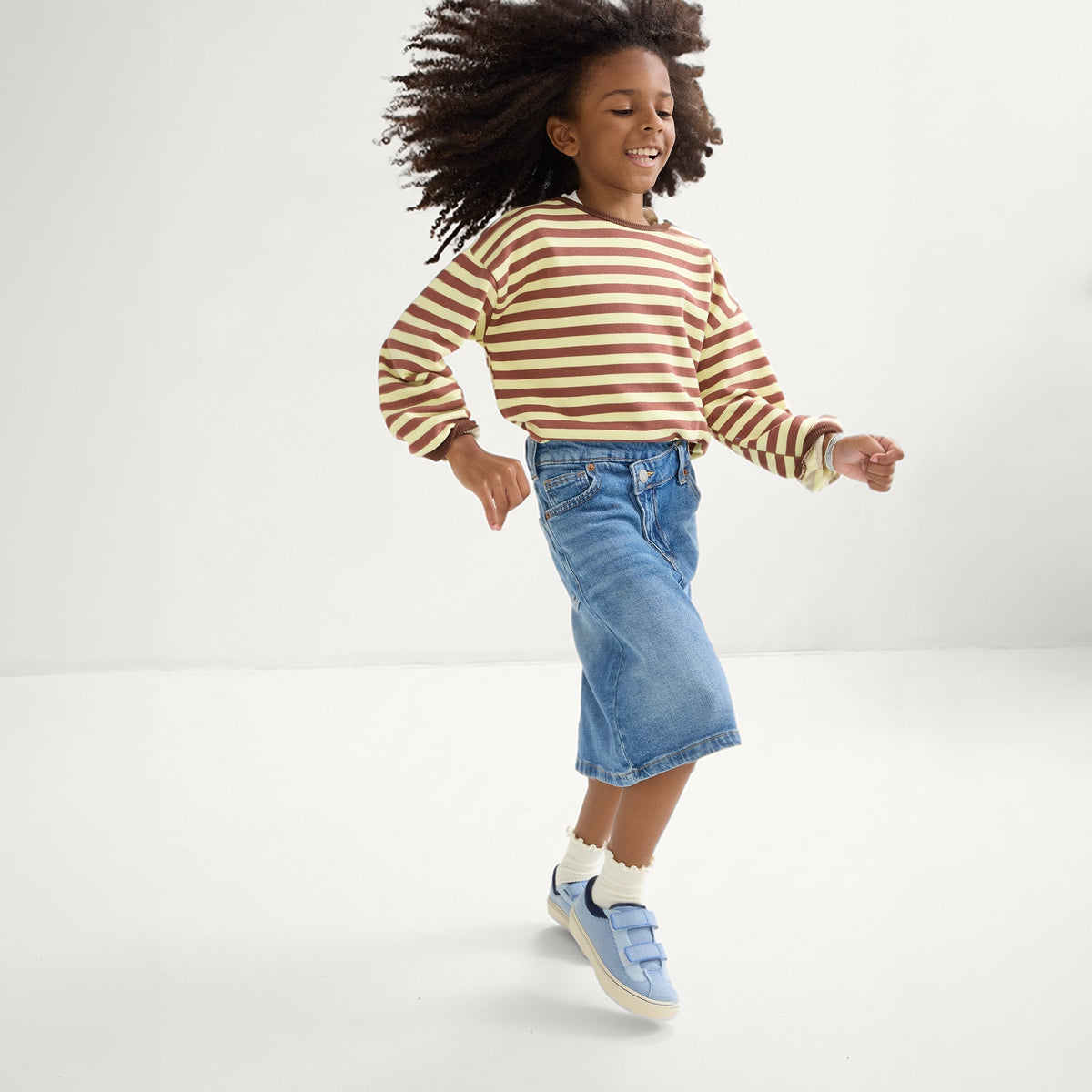 Rothys The Kids Strap Sneaker in Berry Blue