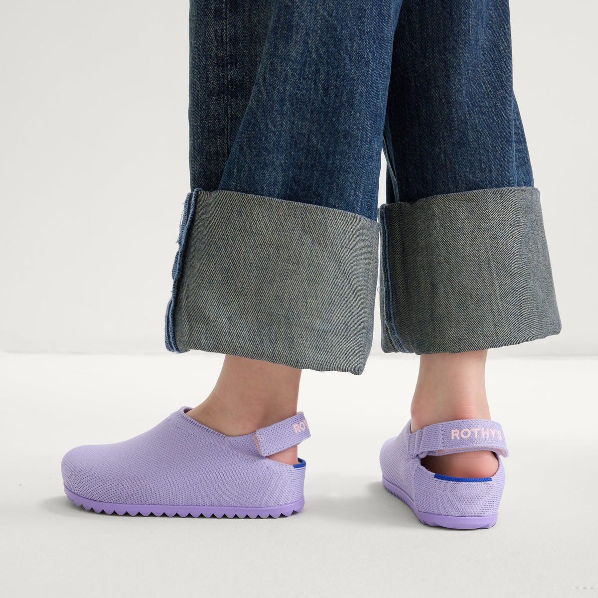 Rothys The Kids Clog in Soft Orchid
