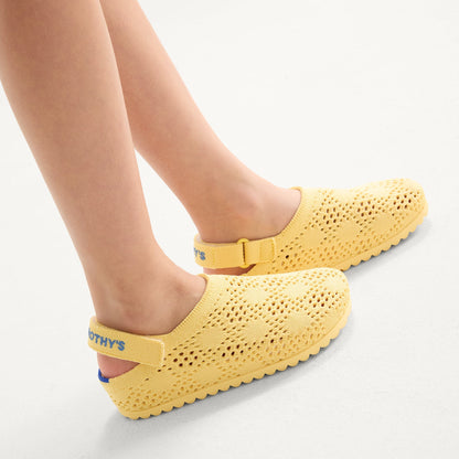 Rothys The Kids Clog in Sunny Crochet