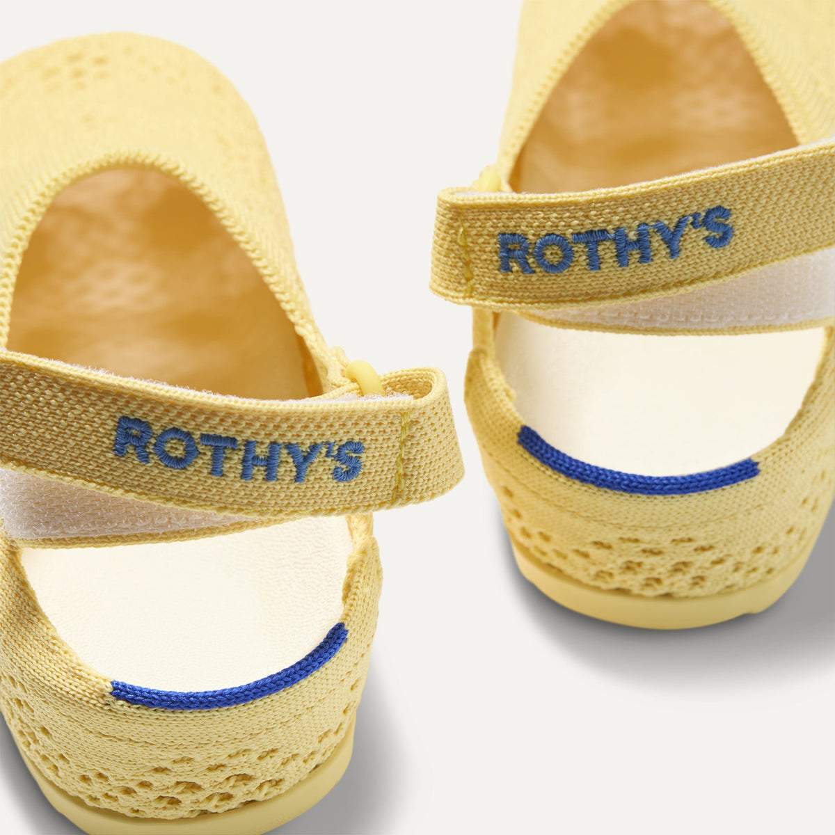 Rothys The Kids Clog in Sunny Crochet